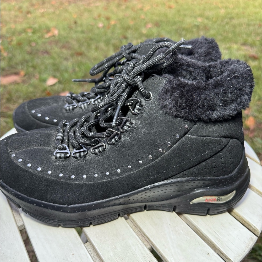 Skechers Women's (6.5)Arch Fit - Goodnight Black Winterized Sneakers 167325.BBK - Picture 3 of 7